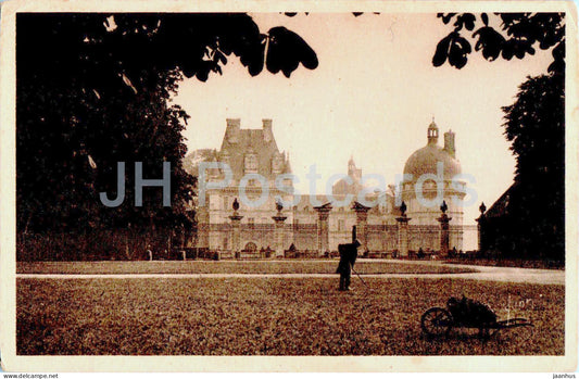 Chateau de Valencay - La Cour Ronde - The Round Courtyard - castle - 6 - old postcard - France - unused - JH Postcards