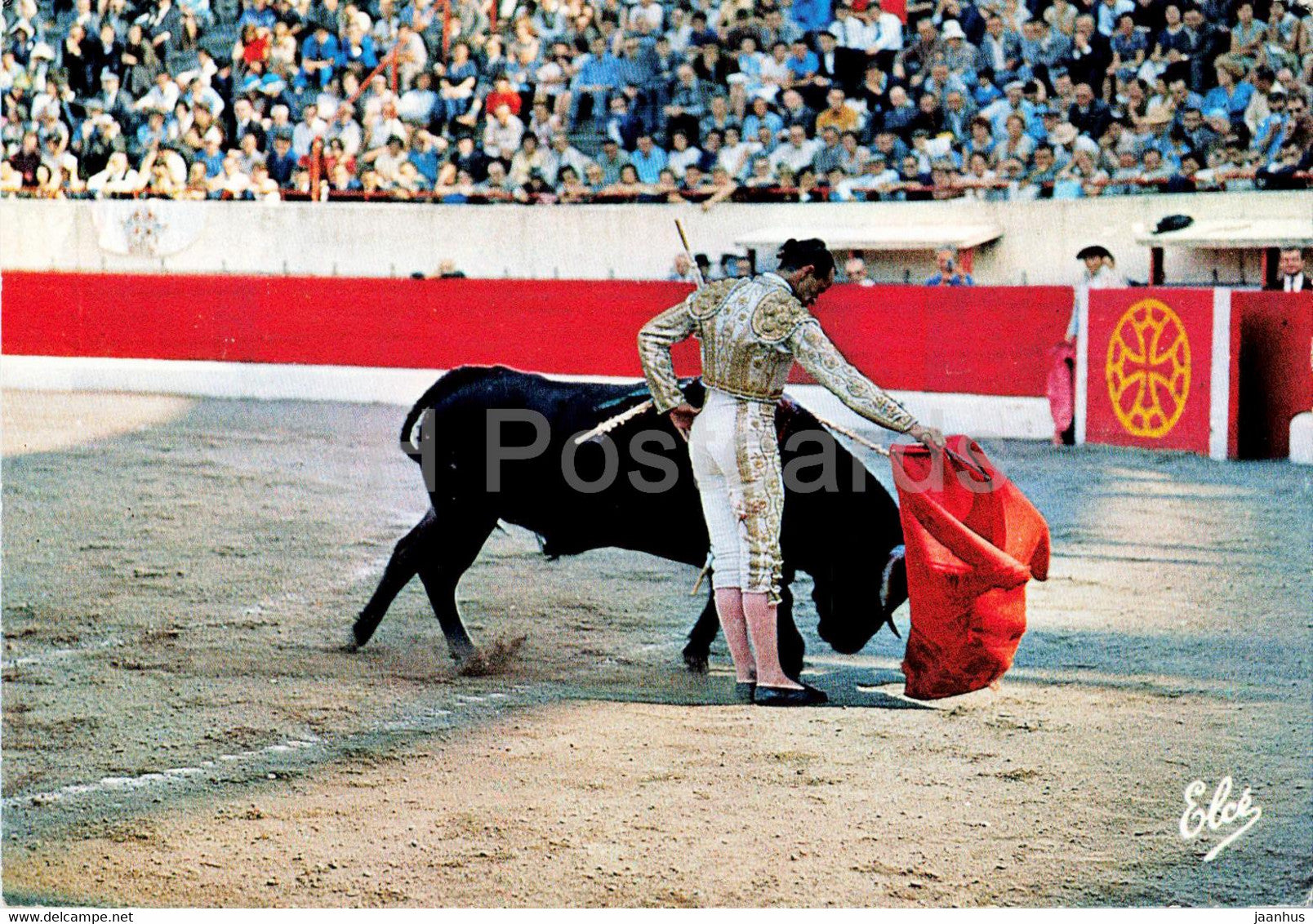 La Course de Taureaux - Tres bonne passe de Muleta  - corrida - bullfight - animals - 2450 - Spain - unused - JH Postcards