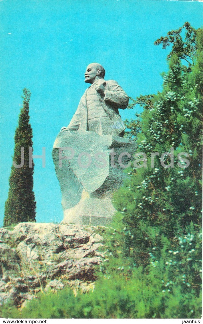 Gurzuf - monument to Lenin - Crimea - old postcard - Ukraine USSR - unused - JH Postcards